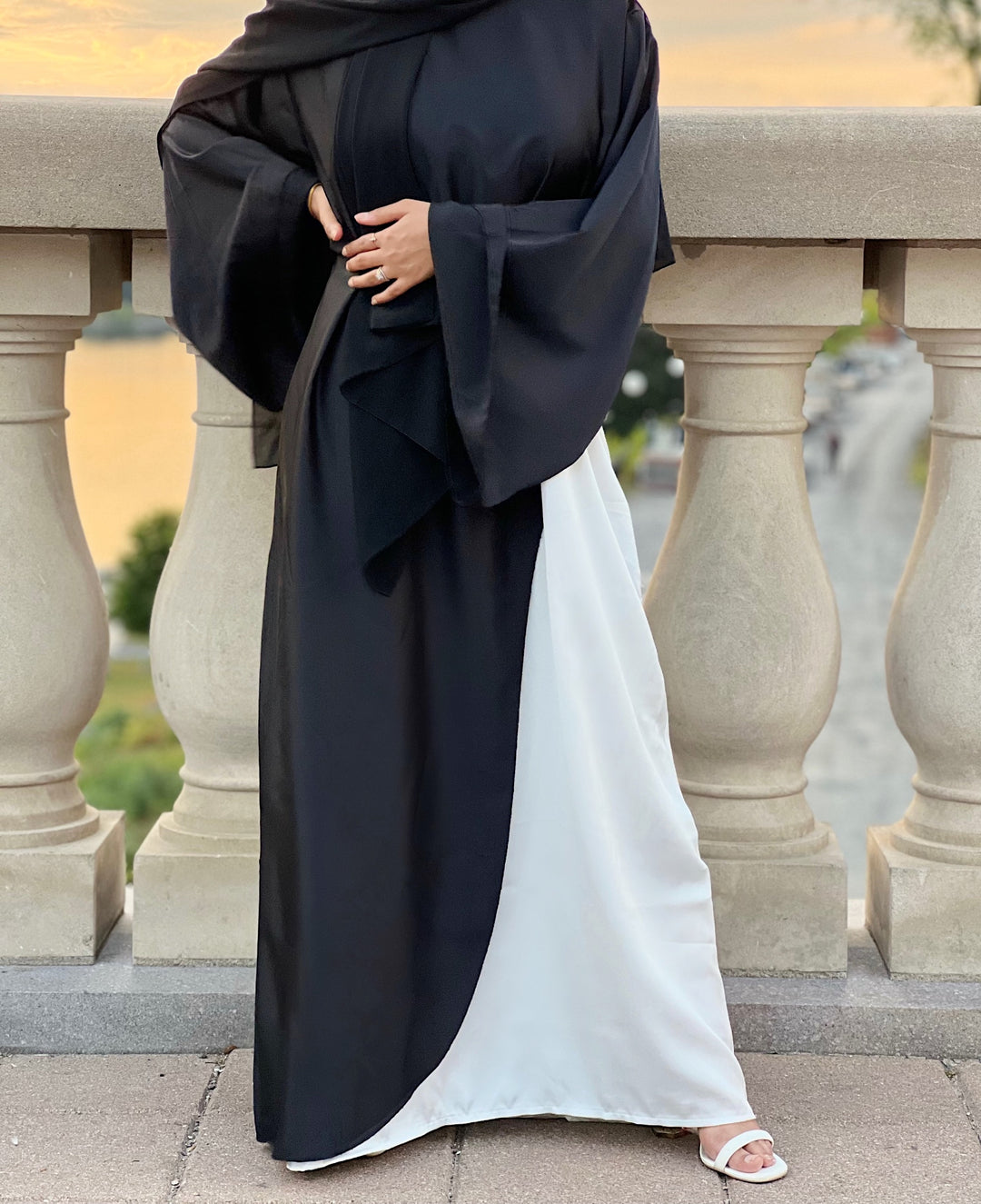 Nia Abaya Black